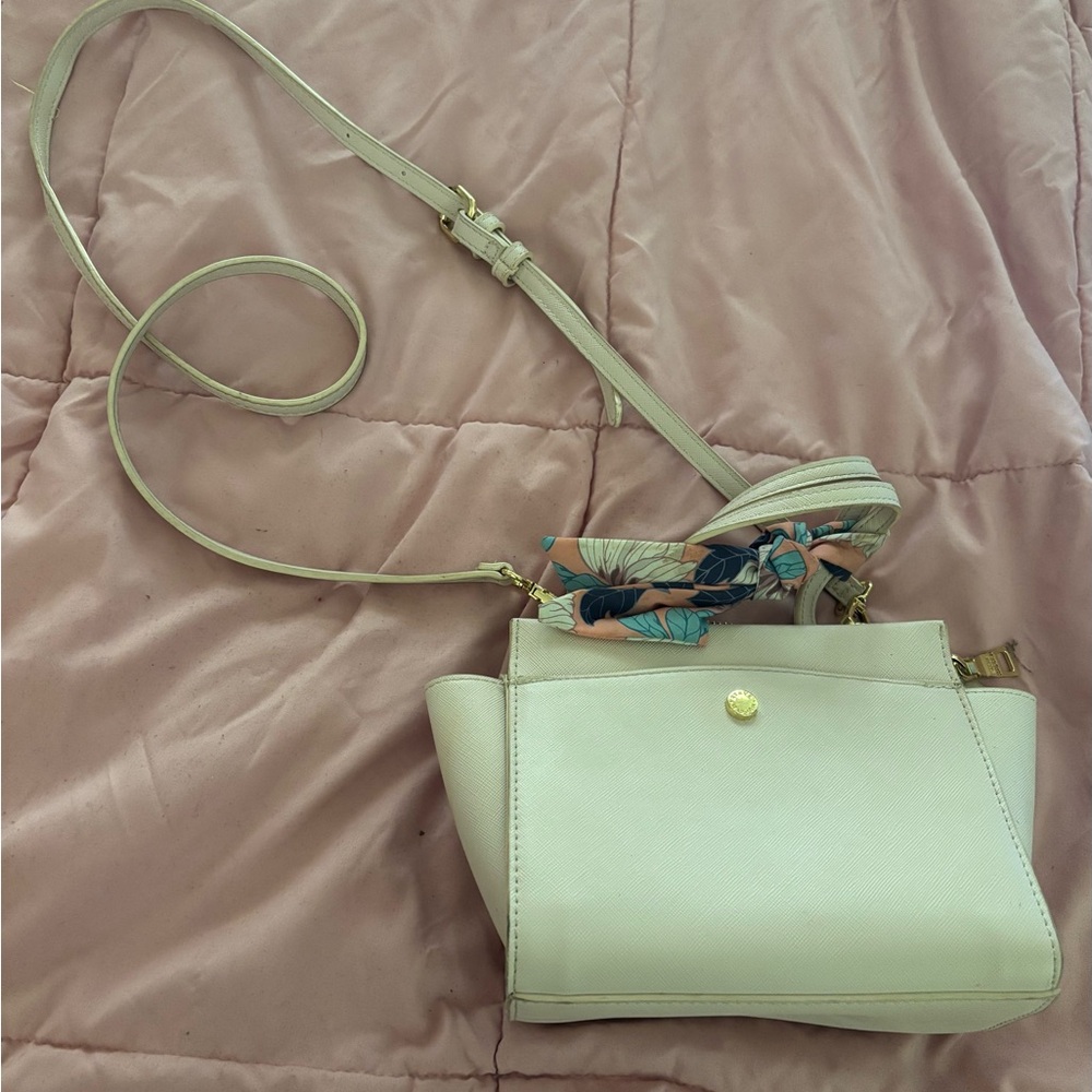 Steve Madden Cream Crossbody Bag with Modern Design
